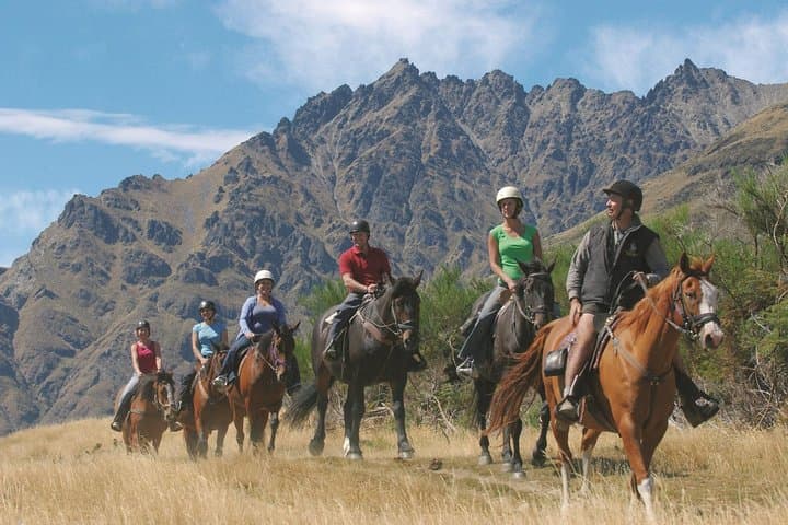 Half-Day Walter Peak Horse Trek and TSS Earnslaw Cruise from Queenstown