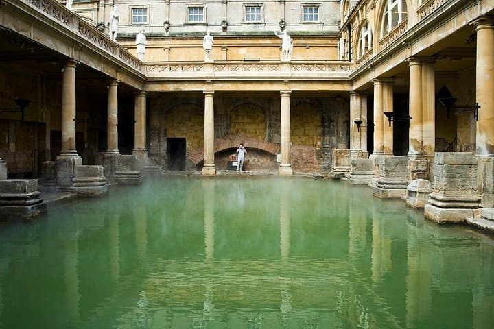 Roman Baths and Georgian Bath Walking Tour: Explore Roman Heritage & Georgian Architecture