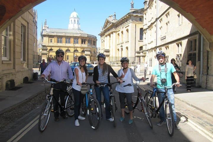 Oxford Bike Tour with Student Guide — Ride Through Colleges, Meadows & Hidden Corners