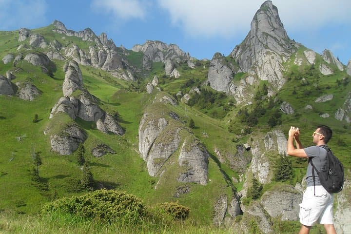 Carpathian Day Hikes: Piatra Craiului, Bucegi, Fagaras & Ciucas — 6‑Hour Guided Routes