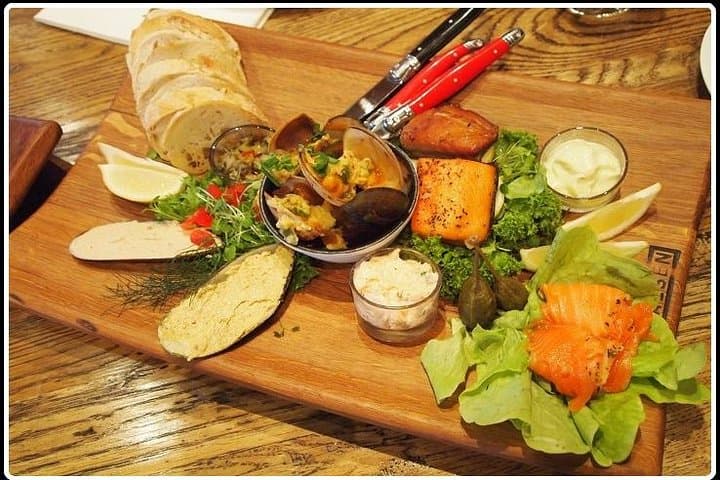 Picton to Marlborough: Private Wine, Gourmet & Scenic Delights Tour photo 2