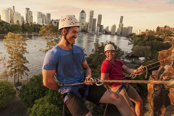 Abseiling the Kangaroo Point Cliffs, Brisbane — Urban Cliff Rappel Experience photo 2