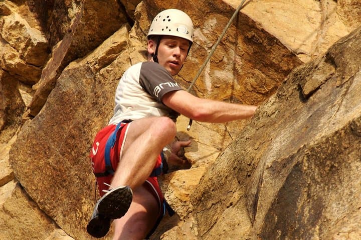 Kangaroo Point Cliffs Rock Climbing: 20m Urban Crag with City and River Views photo 2
