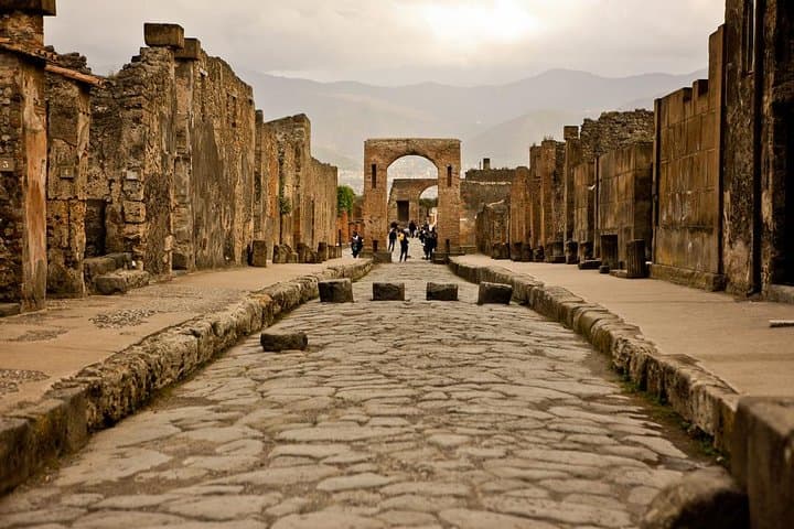 Pompeii and Capri Shore Excursion from Naples: One-Day Private Tour photo 2