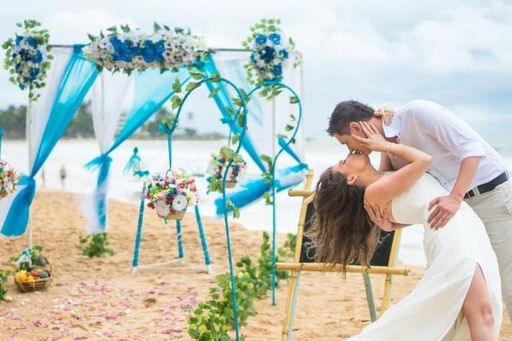 Bentota Beach Western-Style Wedding Ceremony — Sri Lanka Beach Elopement
