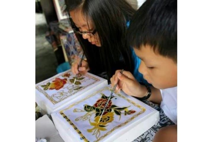 Hands-On Batik Coloring Workshop in Kuala Lumpur — Paint a 20cm Canvas