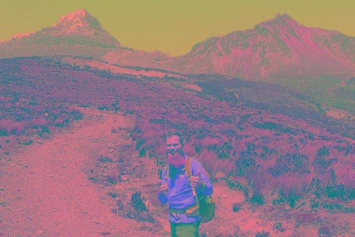 Ilinizas Hiking Day Tour: High-Altitude Hike to Nuevos Horizontes from Quito