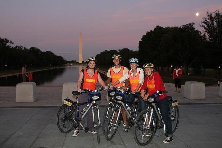 Evening Bike Tour of Washington DC Monuments: Sites at Night Guided Ride photo 3