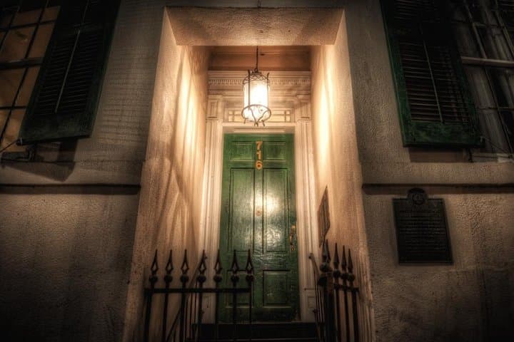 New Orleans Killers and Thrillers Tour: French Quarter Ghost & True Crime Walking Tour