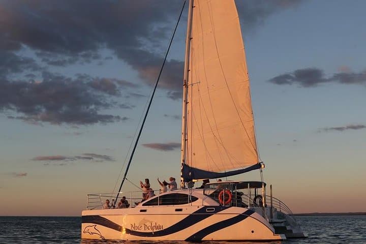 Hervey Bay Champagne Sunset Sail — Fraser Island Sunset Cruise