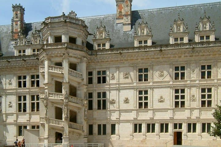 Private Loire Valley Castles Day Trip from Paris — Chambord, Chenonceau & Amboise photo 2