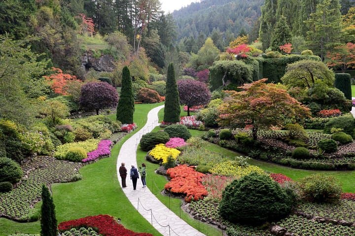 Victoria City Tour & Butchart Gardens Combo — Entry Ticket + Hotel Pickup