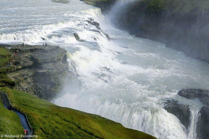 Golden Circle Guided Tour from Reykjavik: Geysir, Gullfoss & Þingvellir in a Day photo 4