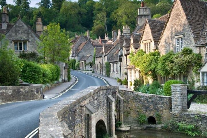 Cotswolds Day Trip from London — Village Lunch & Historic High Streets photo 5
