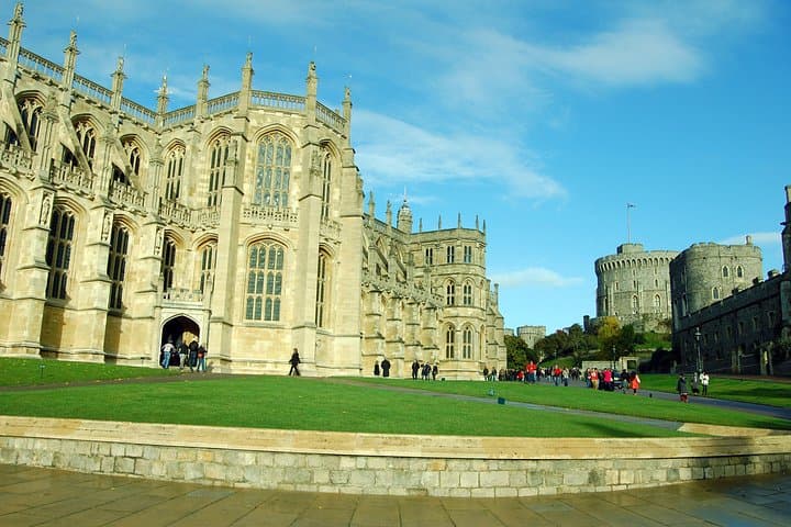 Windsor Castle Tour from London — St George’s Chapel, State Apartments & Optional London Eye photo 3