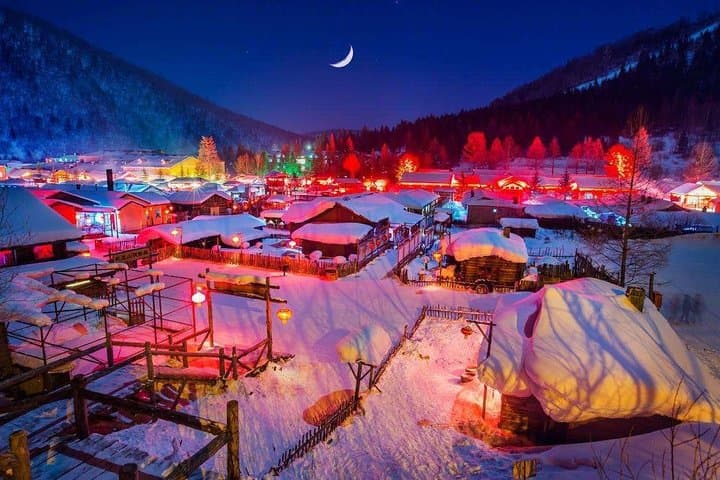China Snow Town and Yabuli Ski: 2-Day Private Winter Trip from Harbin