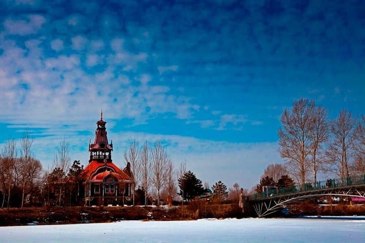Volga Manor Day Tour From Harbin: Russian Architecture, Gardens & Live Russian Show photo 2