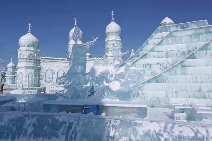 Harbin Ice Festival Night Tour: Private Visit to Harbin Ice and Snow World photo 2