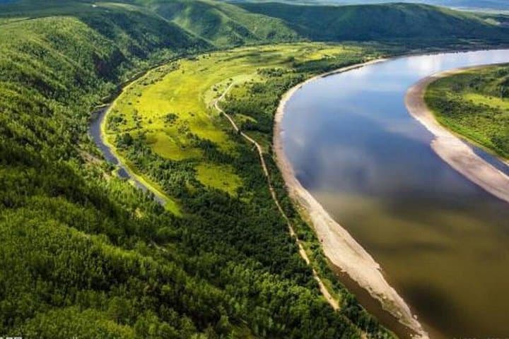 4-Day Private Mohe & Arctic Village Tour from Harbin — Beihong, Beiji & Yanzhi Valley photo 3