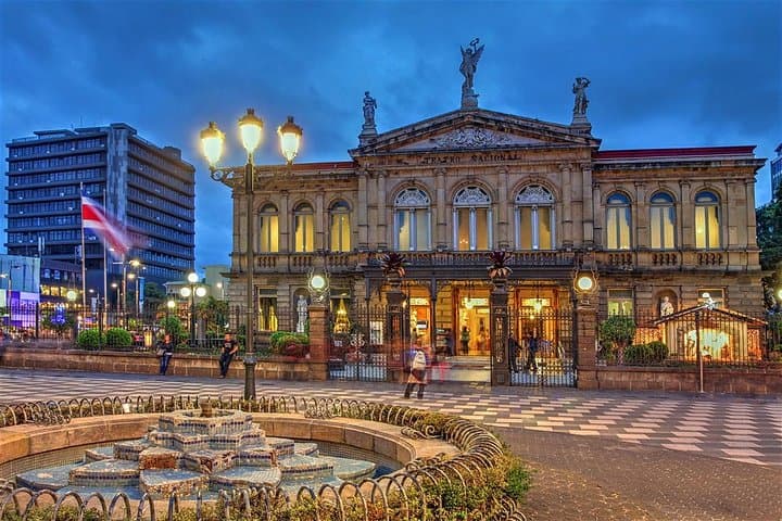 San José Escape: 5-Day City, Volcano & Orosi Valley Adventure