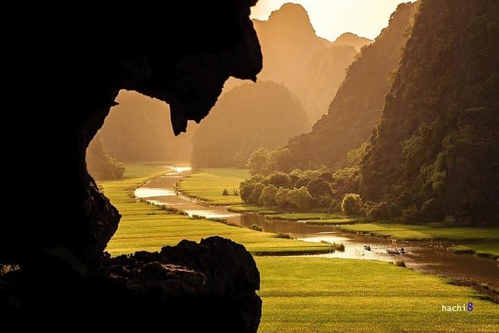Tam Coc & Hoa Lu Day Trip from Hanoi — Limousine Small-Group to Ninh Binh photo 2