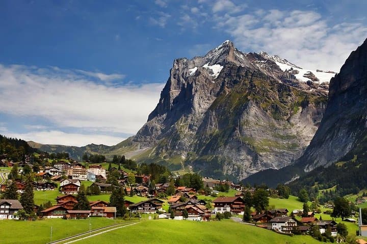 Zurich to Grindelwald & Interlaken Day Trip — Bernese Oberland Alpine Views
