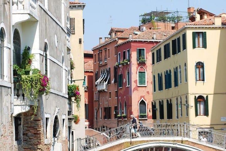 Venice Walking Tour and 30-Minute Gondola Ride — St. Mark’s to Rialto photo 5