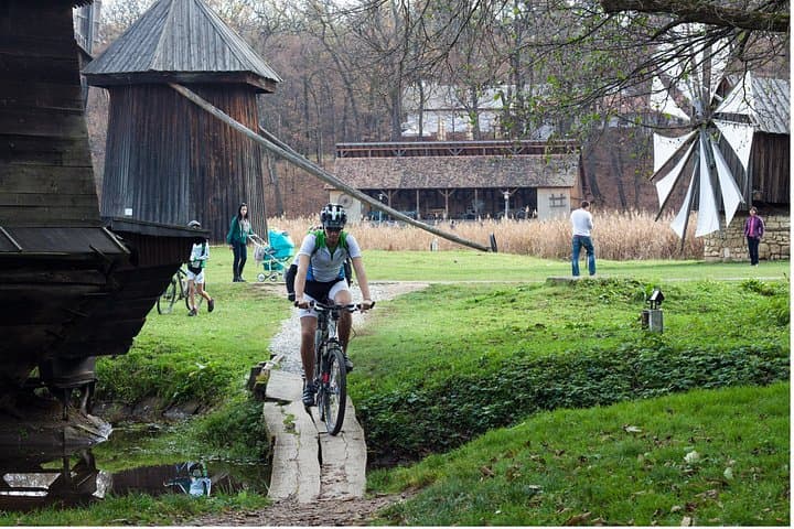 Sibiu by Bike: 3–4 Hour Cultural Cycle Through Old Town, Parks & Astra Museum photo 2