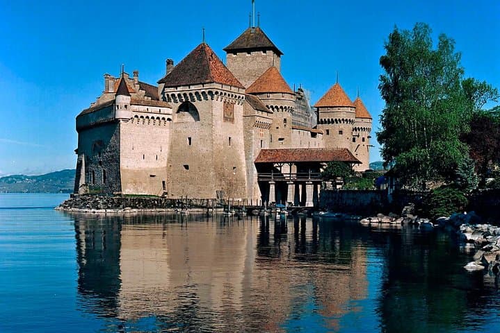 Winter Day Trip from Geneva: Montreux, Chillon Castle & Chaplin's World