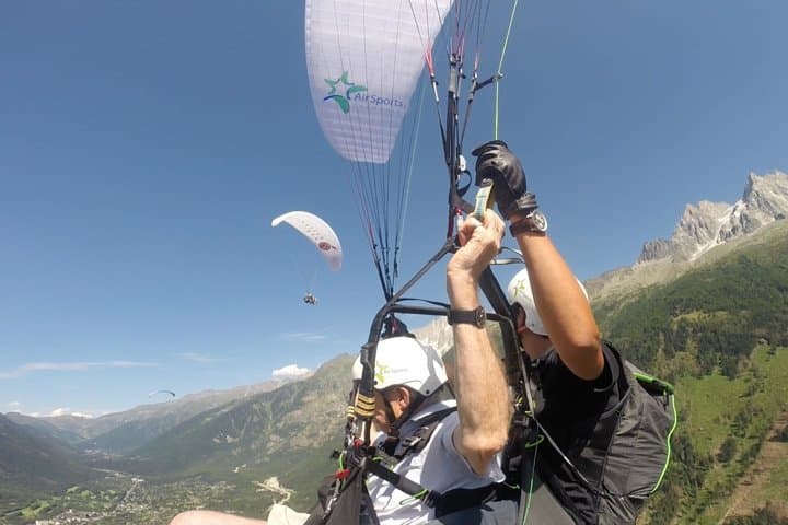 Paragliding over Mont Blanc: Chamonix Aiguille du Midi Flight Experience photo 2