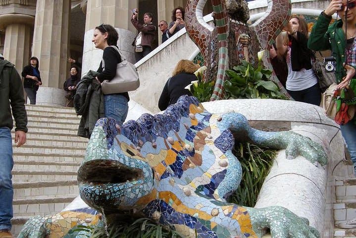 Unlock Barcelona: The Ultimate City Card for Museums and Public Transport Access photo 6