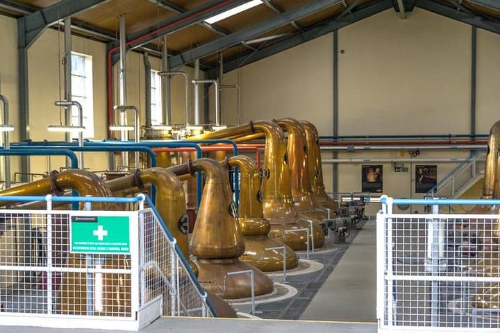 Speyside and Badenoch Day Tour: Spey River, Distilleries & Highland History