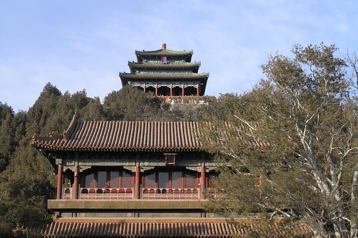 Beijing Private Walking Tour: Jingshan Hill, Beihai Park & Hutongs with Imperial Lunch photo 2
