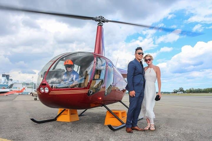 Toronto from Above: Romantic Private Helicopter Helicopter Tour for Two