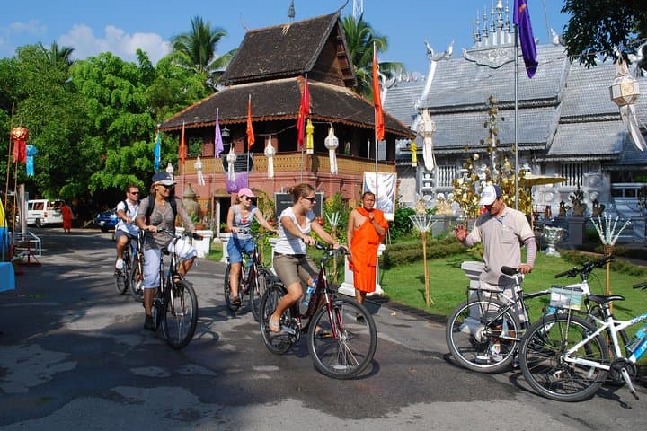Chiang Mai Half-Day City Culture Cycling Tour — Temples, Markets & Old City Lanes