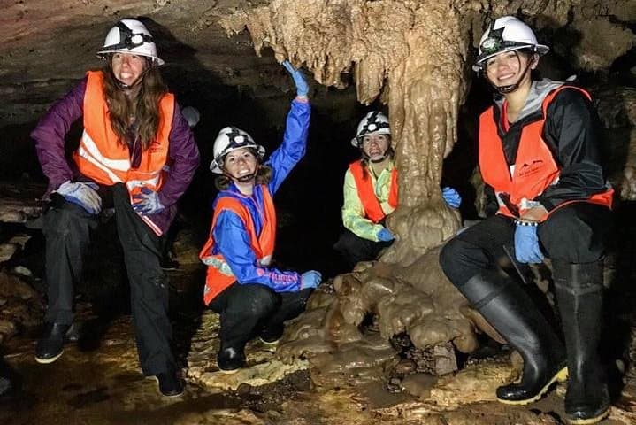 6-Day Caving, Rainbow Mountain Hike & Machu Picchu Tour from Cusco photo 3