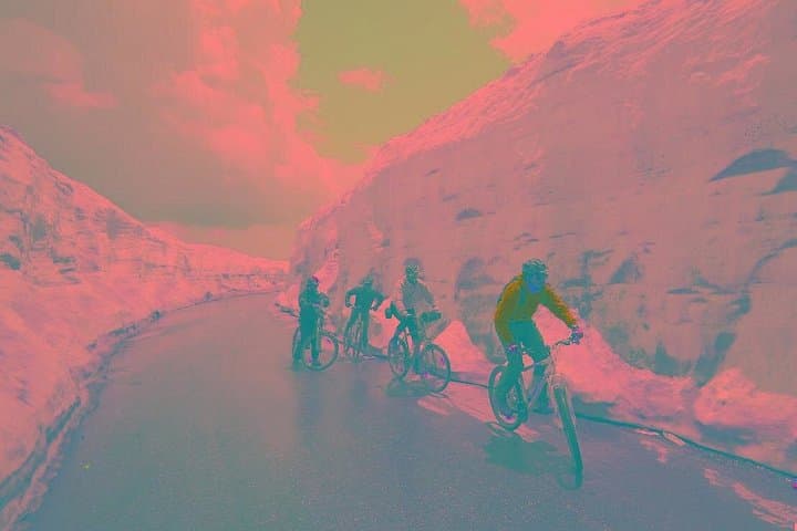 Manali to Leh Himalayan Cycling Expedition: 15-Day High-Altitude Ride