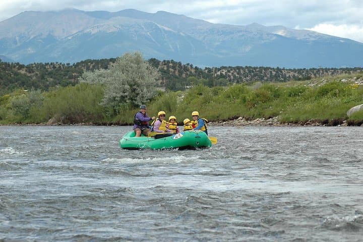 Experience the Lower Browns Canyon Mildwater Float Trip: Family-Friendly Rafting on Colorado’s Arkansas River
