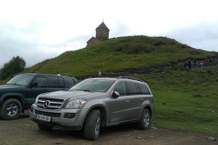 Day Trip to Kazbegi and Gergeti: Ananuri, Jinvali & Stepantsminda from Tbilisi