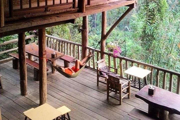 Overnight Chiang Dao Adventure from Chiang Mai: Treehouse Stay, Sticky Waterfall & Cave Trek