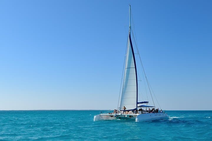Catamaran Sailing to Isla Mujeres: Snorkel, Beach Time, Buffet & Open Bar