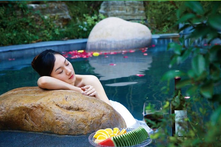 Nanshan Ski & Chunhuiyuan Hot Spring Day Trip — Ski, Soak, Return to Beijing photo 2
