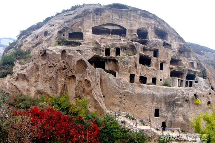Private Day Tour to Guyaju Cave Dwellings & Longqing Gorge Ice Lantern Festival from Beijing photo 2