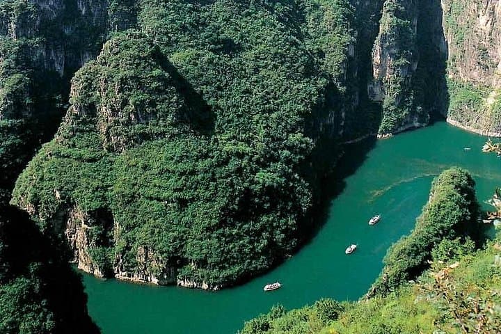 Longqing Gorge Cruise & Guyaju Cave Dwellings: Private Day Tour from Beijing photo 1