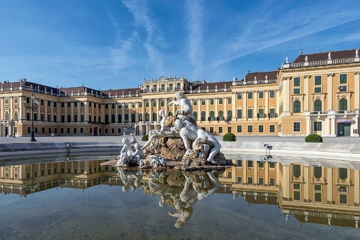 Full-Day Vienna Private Tour from Prague — Hofburg, Schönbrunn & St. Stephen's
