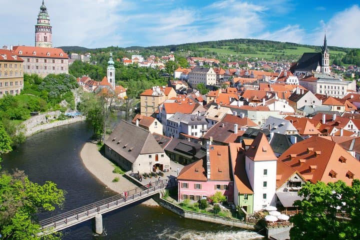 Full-Day Cesky Krumlov Private Tour from Prague — Castle, Vltava & Medieval Streets
