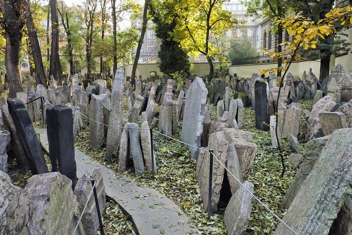 Prague Jewish Quarter Private Walking Tour — Old-New Synagogue, Cemetery & Museum photo 2