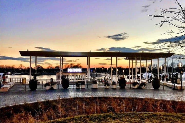 Private Exclusive Washington DC City Tour: Monuments, Museums & Tidal Basin in 3 Hours photo 2