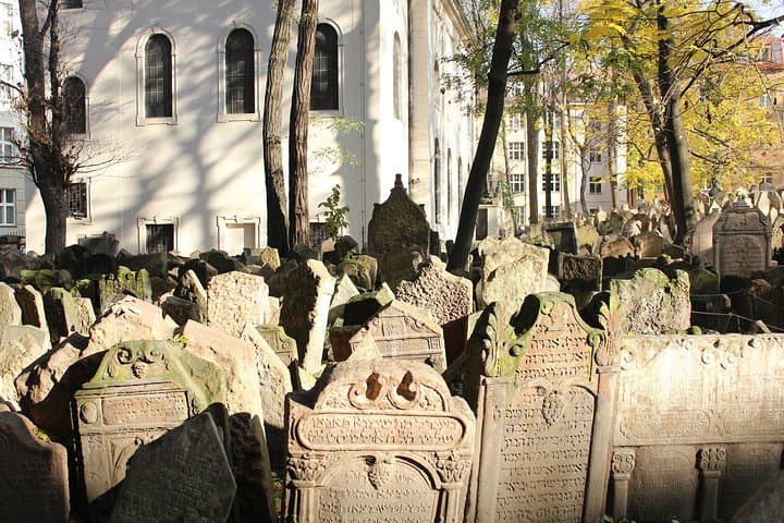Walking Jewish Prague: Synagogues, Old Cemetery & Kafka’s Quarter photo 3