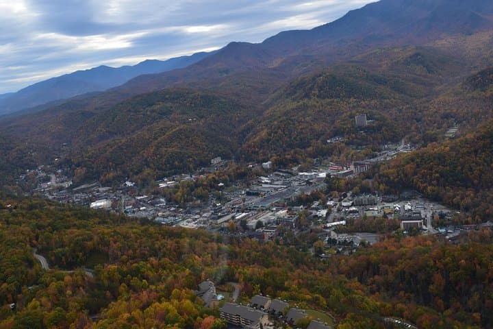 Scenic Helicopter Tour of Wears Valley: Cove Mountain & Great Smoky Views photo 2